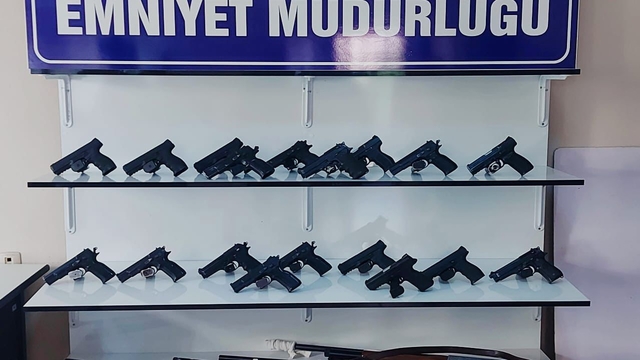 Adana'da çeşitli suçlardan aranan 179 kişi yakalandı