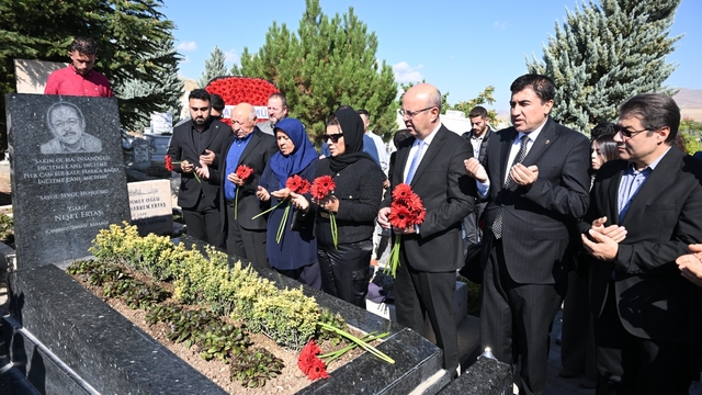 'Bozkırın Tezenesi' vefatının 12'nci yıl dönümünde mezarı başında anıldı