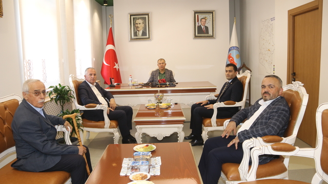 Amasya Valisi Doruk'un veda ziyaretleri devam ediyor