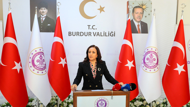 Burdur'un ilk kadın valisi göreve başladı