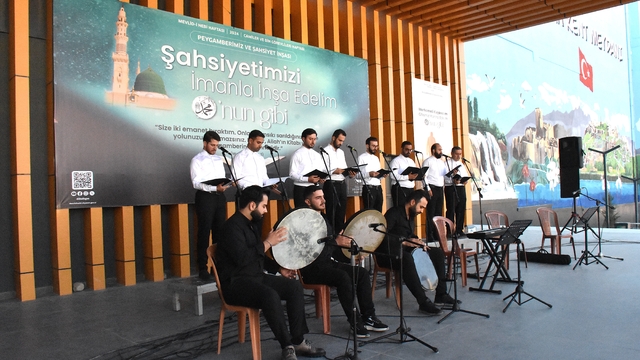Van'da "Peygamberimiz ve Şahsiyet İnşası" temalı etkinlik düzenlendi