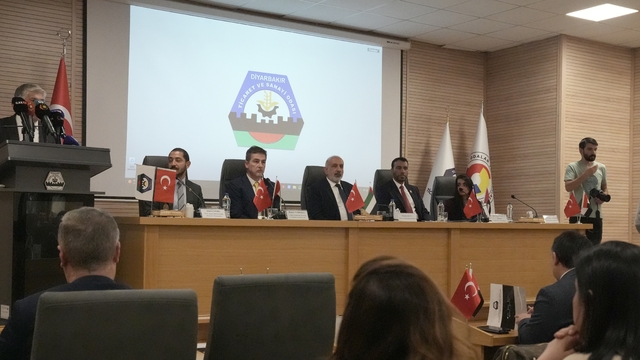 Diyarbakır'da "BAE Ankara Büyükelçiliği İş Dünyası Buluşmaları" etkinliği düzenlendi
