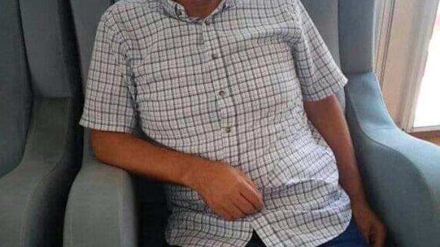 Sevgilisiyle birlikte uyuyan kocasını şarj kablosuyla boğdu