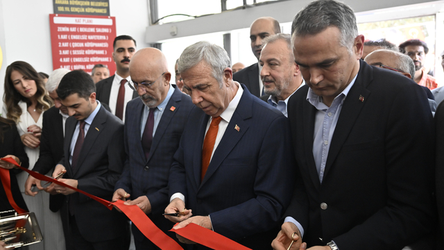 Ankara'da "100. Yıl Gençlik Kütüphanesi" hizmete açıldı