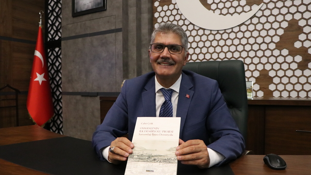 Niğde Valisi Çelik, Osmanlı'nın hayata geçirilemeyen ilk demir yolu projesini kaleme aldı