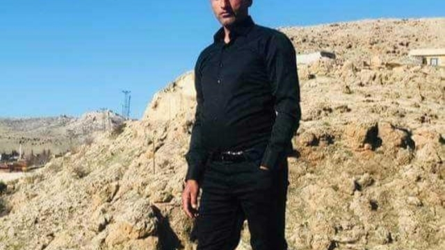 TIR'ın çarptığı 3 çocuk babası kurtarılamadı