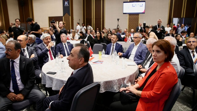 Kocaeli'de "İMES Kariyer Günleri İstihdam Fuarı" başladı