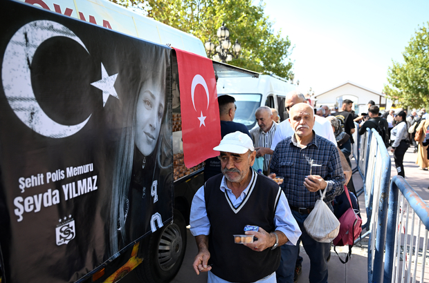 Ankara'da şehit polis Şeyda Yılmaz için lokma dağıtıldı