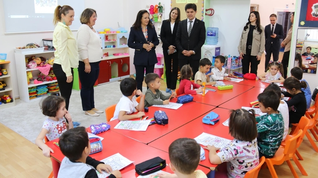 Burdur Valisi Bilgihan'dan şehit ailelerine, esnafa ve öğrencilere ziyaret