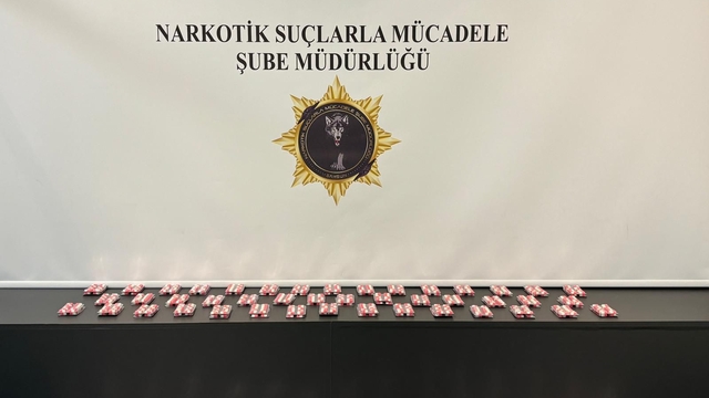 Samsun'da uyuşturucu ve silah kaçakçılığı operasyonunda 4 zanlı yakalandı