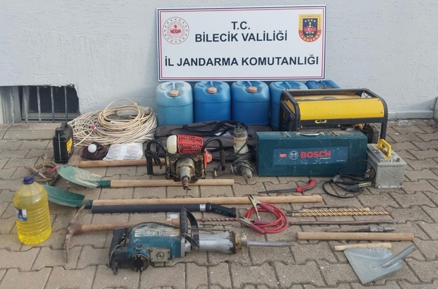 Bilecik'te kaçak kazı yapan 3 kişi suçüstü yakalandı