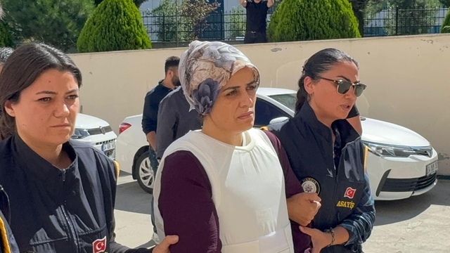 Sevgilisiyle birlikte, uyuyan kocasını şarj kablosuyla boğdu (3)
