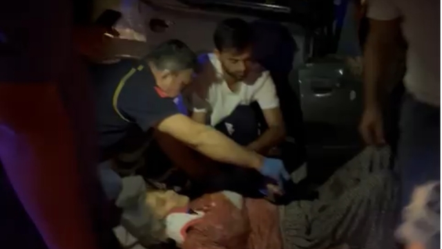 Mersin'de otomobil önce yayaya ardından TIR'a çarptı; 2 ölü, 1 yaralı