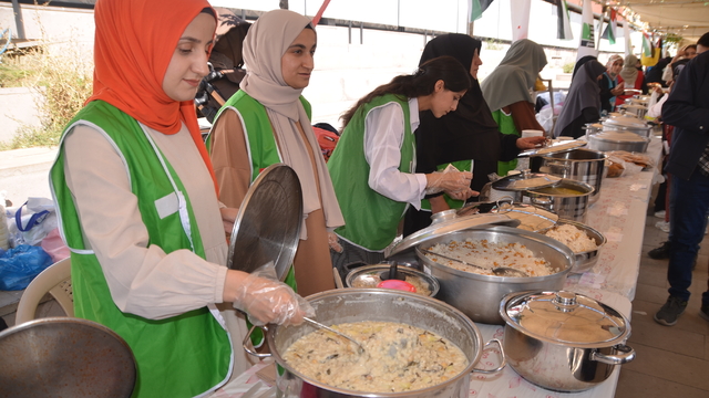 Yüksekova'da Filistin yararına kermes düzenlendi