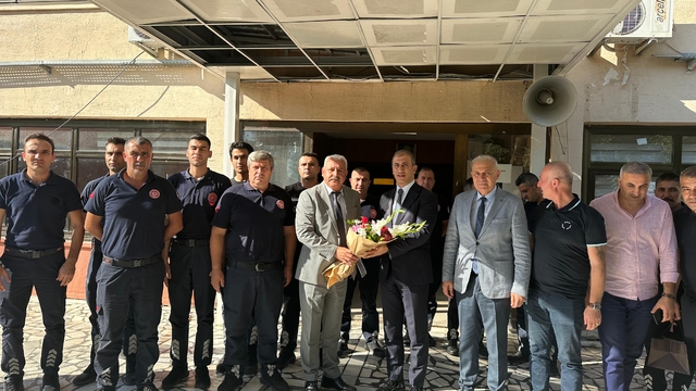 Yüreğir Kaymakamı Mehmet Aksu itfaiye personeliyle bir araya geldi