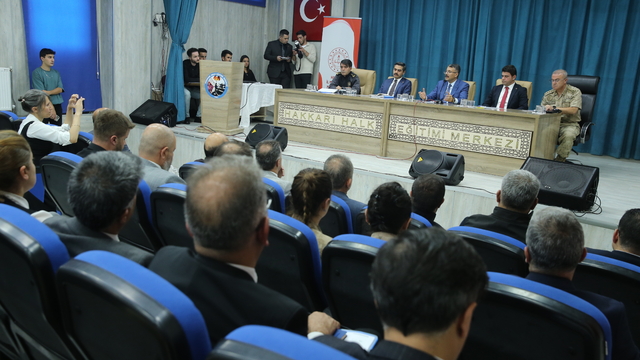Hakkari'de "Okul Sağlığı ve Güvenliği" toplantısı yapıldı