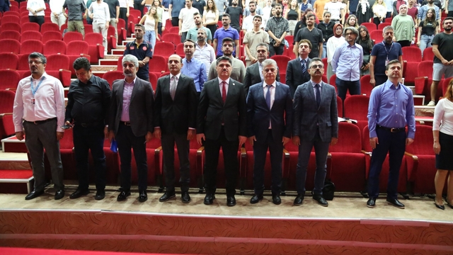 Diyarbakır'da göreve başlayan hekimlere yönelik uyum eğitimi düzenlendi