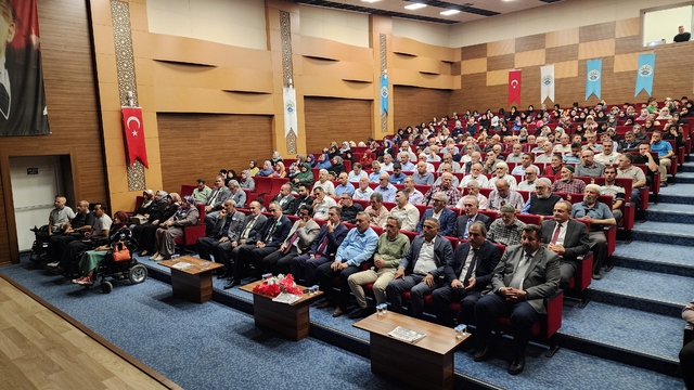 Suluova'da "Hz Peygamberimiz ve şahsiyet inşası" konferansı düzenlendi