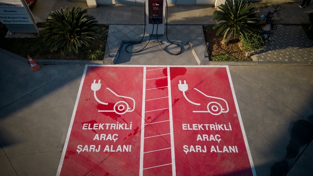 EN YAKIT, Ankara-Niğde otoyoluna elektrikli şarj istasyonu kurdu