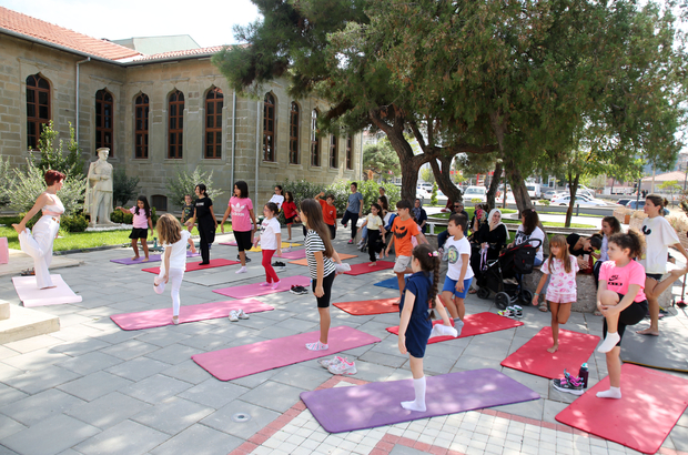 Edirne'de çocuklar için 'Müzede yoga' etkinliği