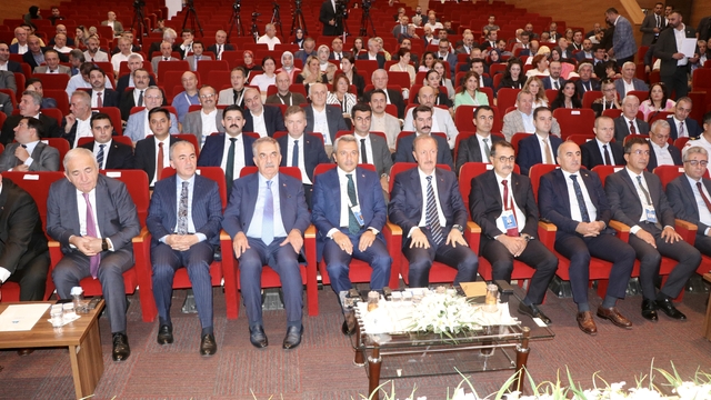 Ulaştırma ve Altyapı Bakan Yardımcısı İskurt, Uluslararası Karadeniz Rize-Ayder Forumu'nda konuştu: