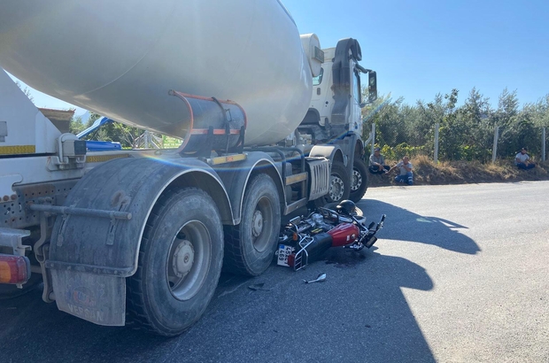 Manisa'da beton mikseri ile çarpışan motosikletin sürücüsü öldü