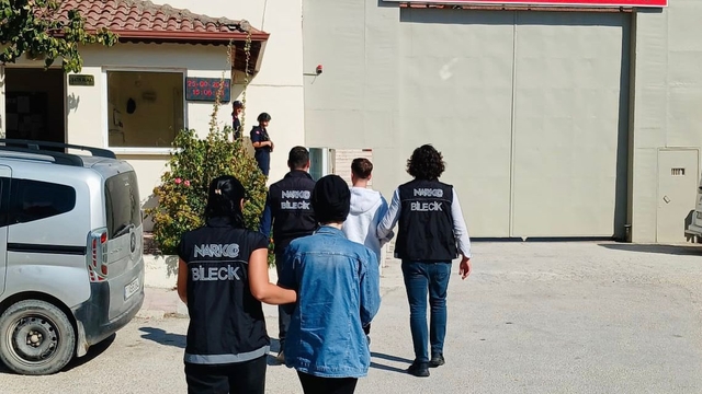 Bilecik'te uyuşturucu operasyonunda yakalanan 2 zanlı tutuklandı