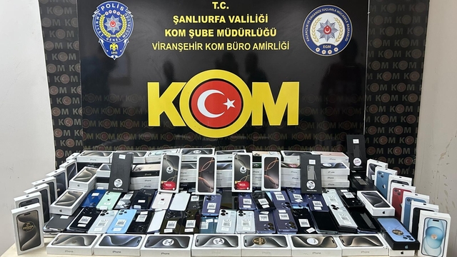 Şanlıurfa'da gümrük kaçağı 350 cep telefonu ele geçirildi