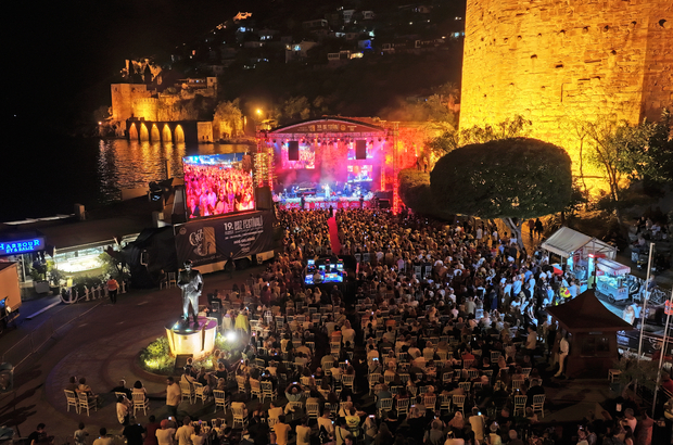 Alanya Uluslararası Caz Festivali'nde Barış Doğukan Yazıcı ve Monica Molina sahne aldı