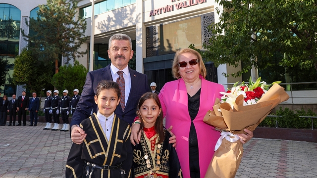 Artvin Valisi Turan Ergün görevine başladı