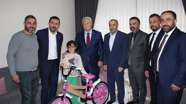AK Parti Grup Başkanvekili Akbaşoğlu, Bitlis'te ziyaretlerde bulundu