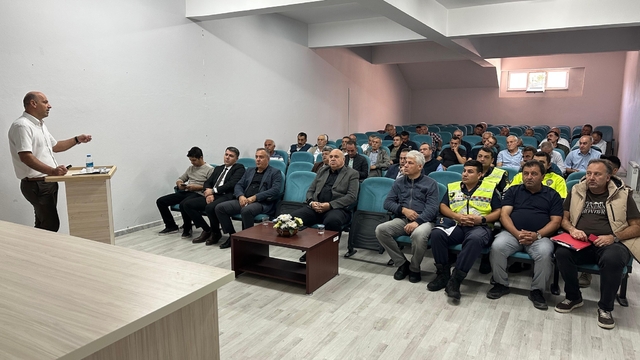 Gümüşhacıköy'de öğrenci servis şoförlerine eğitim verildi