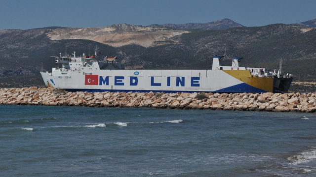 İsrail'in saldırıları nedeniyle Lübnan'dan ayrılan 315 kişi gemiyle Mersin'e geldi