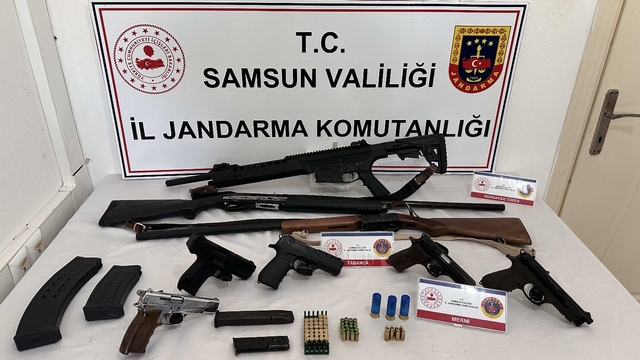 Samsun'da kaçak silah ticareti yaptıkları iddiasıyla 7 kişi yakalandı
