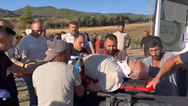Aydın'da iki otomobil çarpıştı: 1 ölü, 2 çocuk yaralı