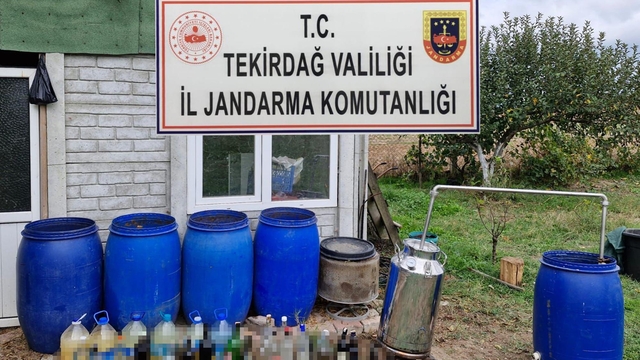 Tekirdağ'da bağ evinde 558 litre sahte içki ele geçirildi, 1 gözaltı