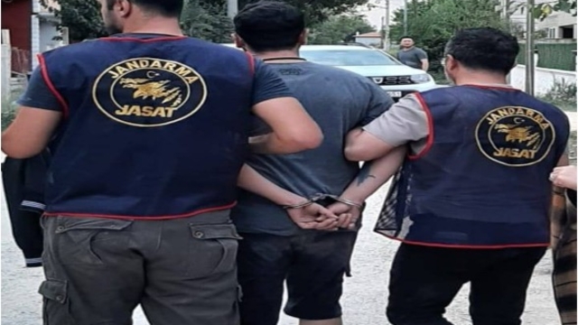 Kırklareli'nde 18 yıl 56 ay kesinleşmiş hapis cezası bulunan firari hükümlü yakalandı