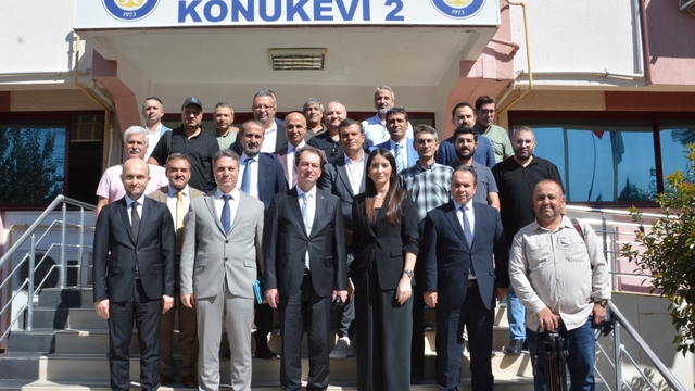 DÜ Rektörü Prof. Dr. Kamuran Eronat, basın mensupları ile bir araya geldi: