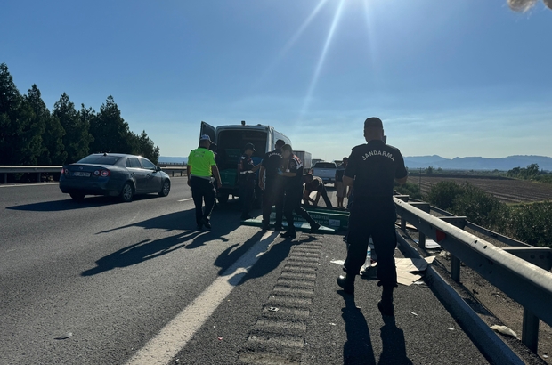 TIR ile kamyonet kazası ardından bölgeye giden cenaze aracı da traktörle çarpıştı: 2 ölü, 4 yaralı