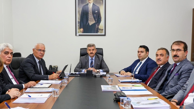 Artvin Valisi Ergün, İl Özel İdaresini ziyaret etti