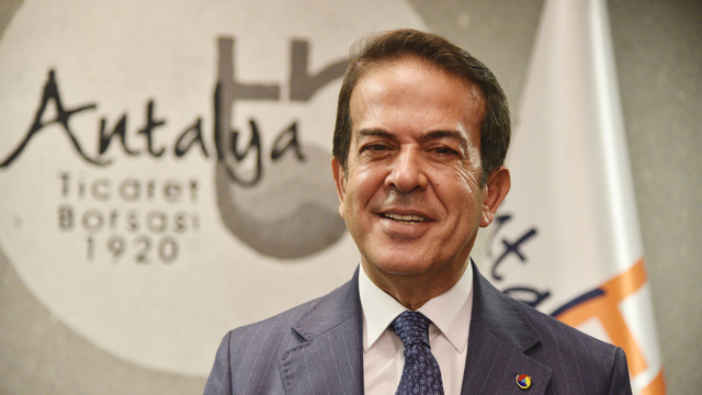 'Yabancı tarım işçisinin Antalya'da çalışma izni 1 yıl olsun' talebi