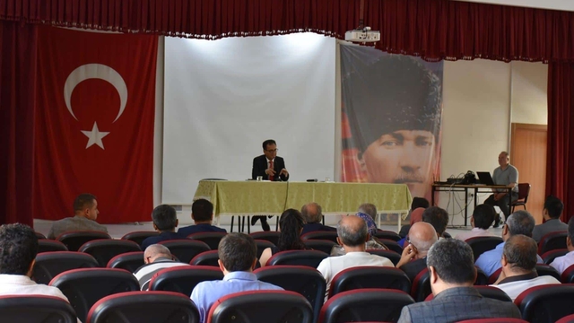 Karaman Milli Eğitim Müdürü Çalışkan öğretmen ve öğrencilerle bir araya geldi