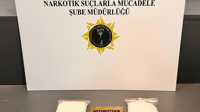 Otomobilin motoruna saklanan uyuşturucu, "Çakır"ın hassas burnundan kaçmadı