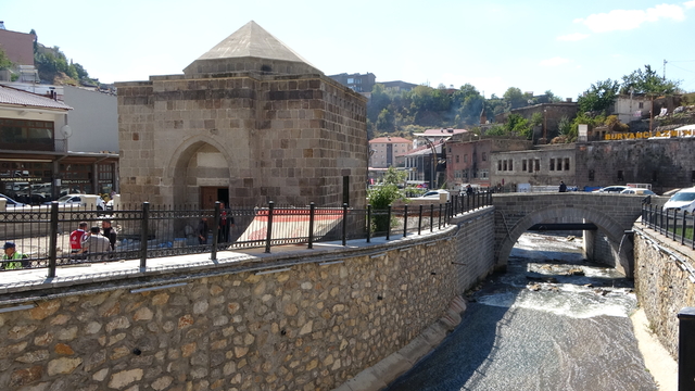 Bitlis'te gün yüzüne çıkarılan vakıf eserleri restore ediliyor
