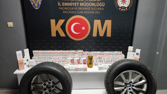 Kırklareli'nde sigara ve parfüm kaçakçılığından 5 şüpheli yakalandı