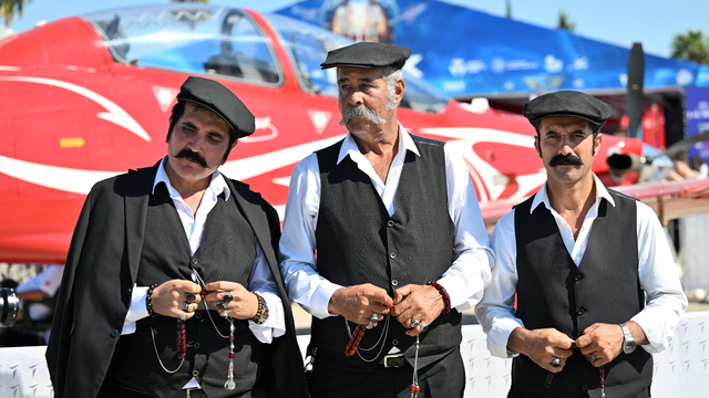 TEKNOFEST Adana'ya yöresel kıyafet ve kostümlerle katıldılar