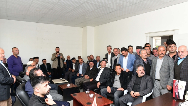 AK Parti Çatak İlçe Başkanlığında devir teslim töreni