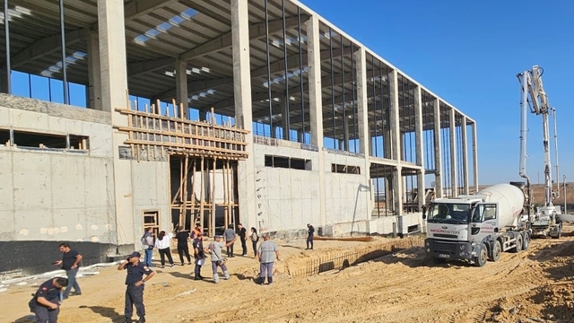 Tekirdağ'da ara katı çöken fabrika inşaatında 1 işçi öldü, 3 işçi yaralandı