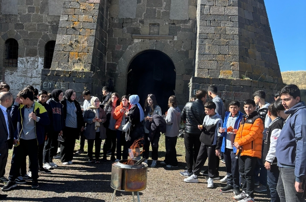 Erzurum'da öğrenciler tarih dersini Kiremitlik Tabyası'nda işledi