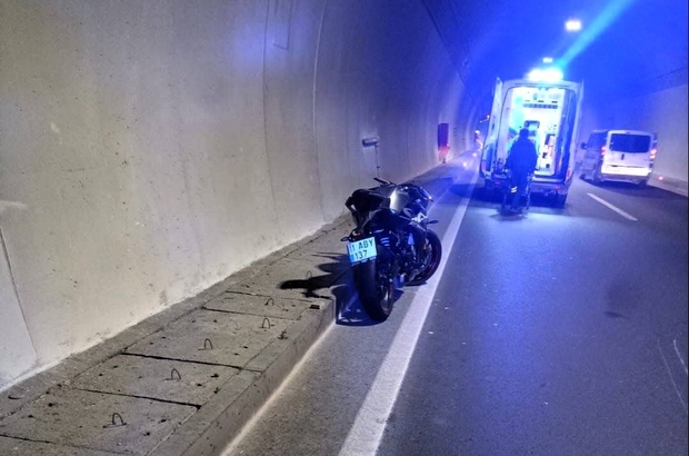 Bilecik'te tünelde kamyonete çarpan motosikletin sürücüsü yaralandı